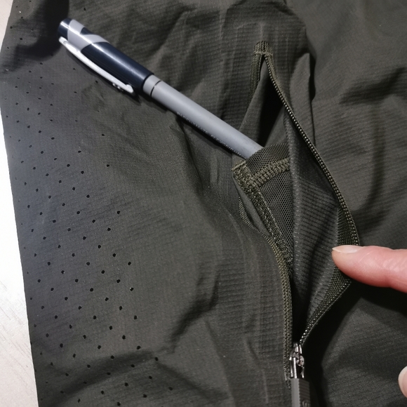 Lululemon Like The Wind Vest - Picture 4 of 16